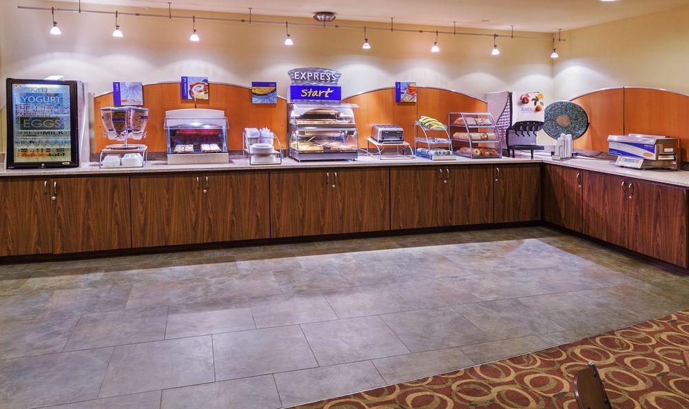 Holiday Inn Express & Suites Fort Worth Downtown By Ihg Экстерьер фото