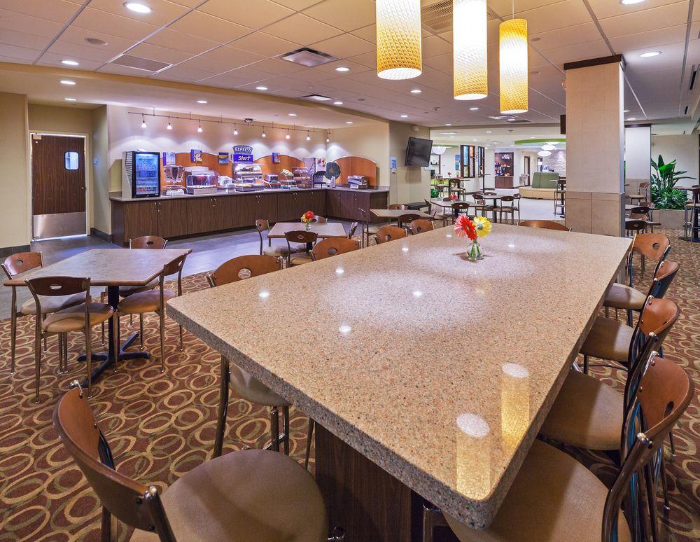 Holiday Inn Express & Suites Fort Worth Downtown By Ihg Экстерьер фото