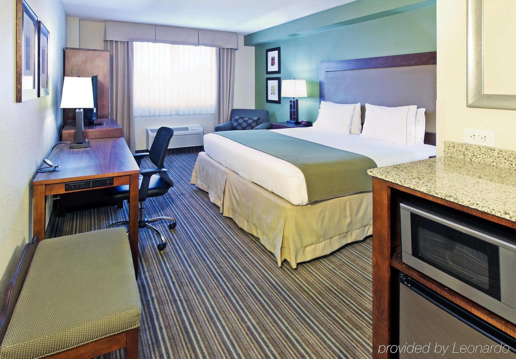 Holiday Inn Express & Suites Fort Worth Downtown By Ihg Номер фото