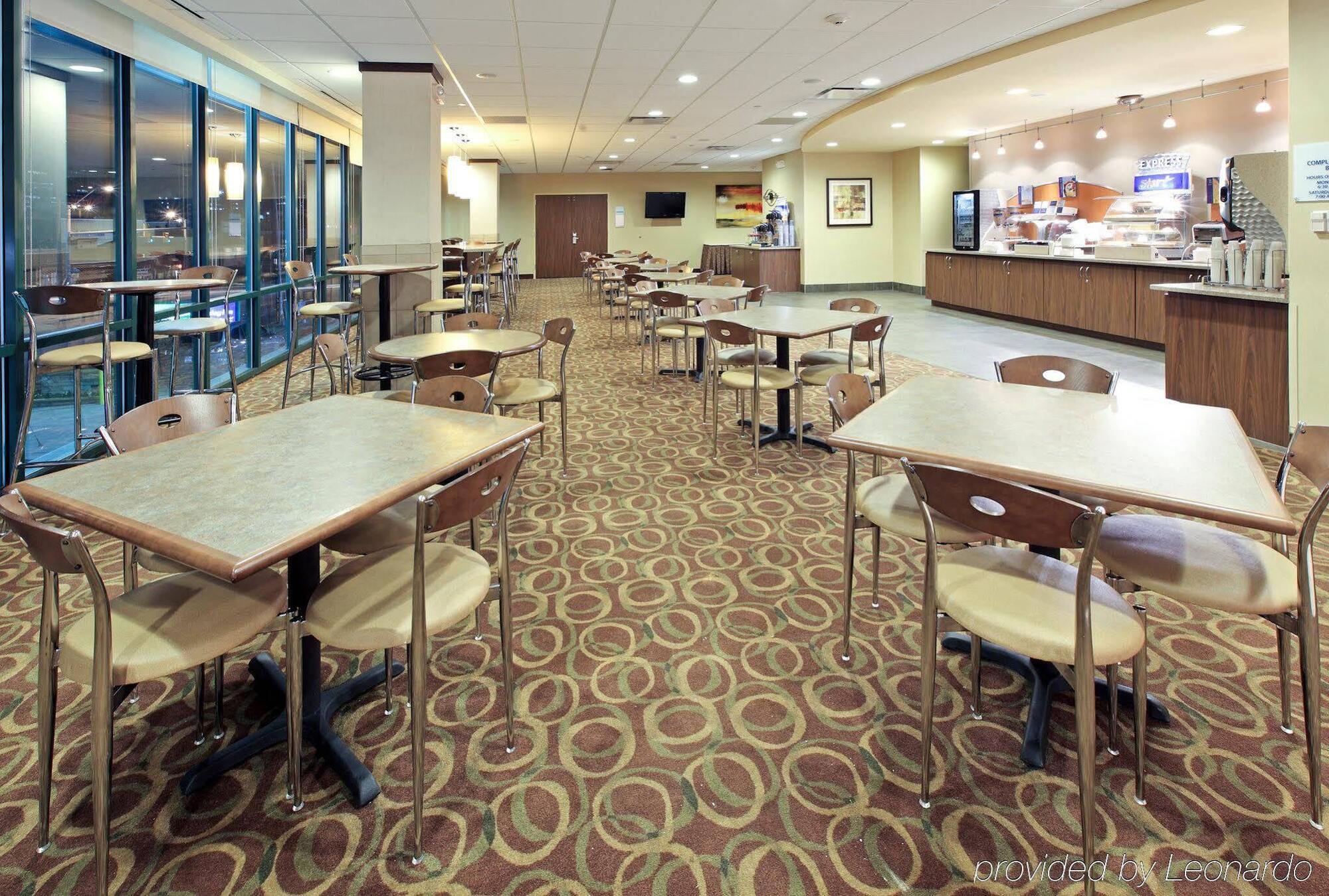 Holiday Inn Express & Suites Fort Worth Downtown By Ihg Экстерьер фото